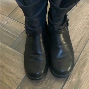 Black boots wide width